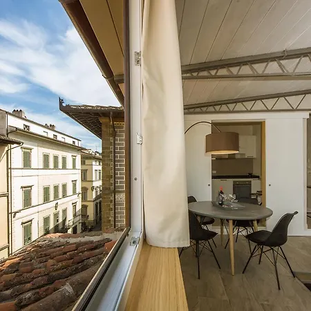 Painter's Attic Apartment Florence