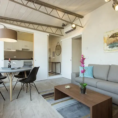 Painter's Attic Apartment